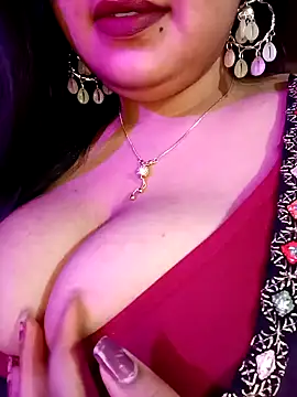 Snapshot of Suhanakhan00 chatting on January 3, 5:42 pm Suhanakhan00 online show from January 3, 5:42 pm