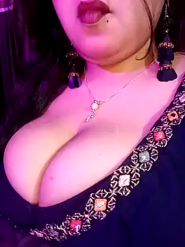 Snapshot of Suhanakhan00 chatting on February 6, 6:02 pm Suhanakhan00 online show from February 6, 6:02 pm