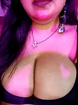 Snapshot of Suhanakhan00 chatting on November 13, 5:39 am Suhanakhan00 online show from November 13, 5:39 am