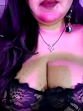 Snapshot of Suhanakhan00 chatting on December 3, 6:21 am Suhanakhan00 online show from December 3, 6:21 am