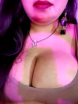 Snapshot of Suhanakhan00 chatting on December 14, 9:36 am Suhanakhan00 online show from December 14, 9:36 am