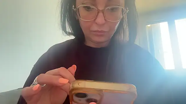 Serena 4you online show from April 6, 2:29 pm