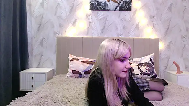 Princess Shy    online show from December 15, 12:17 pm