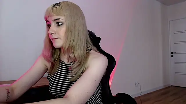 Princess Shy    online show from March 4, 2:21 pm