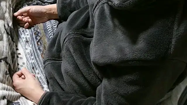 cinnabar red online show from April 10, 12:32 pm