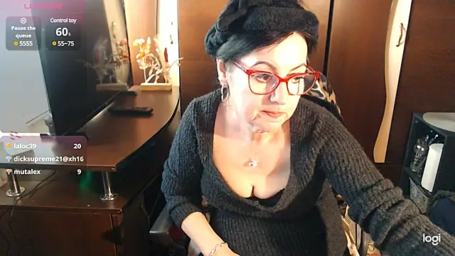 Snapshot of exymilf_ chatting on February 25, 2:44 pm exymilf online show from February 25, 2:44 pm