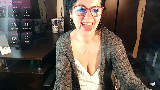 Snapshot of exymilf_ chatting on March 1, 1:51 pm exymilf online show from March 1, 1:51 pm