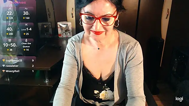Snapshot of exymilf_ chatting on March 12, 3:40 pm exymilf online show from March 12, 3:40 pm