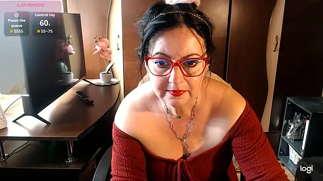 Snapshot of exymilf_ chatting on October 17, 12:08 pm exymilf online show from October 17, 12:08 pm