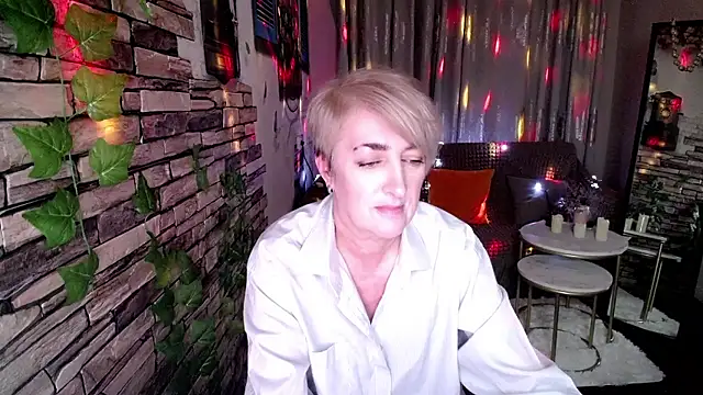 Hot Girl87 online show from December 2, 4:20 pm