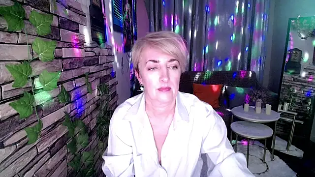 Hot Girl87 online show from December 3, 7:33 pm