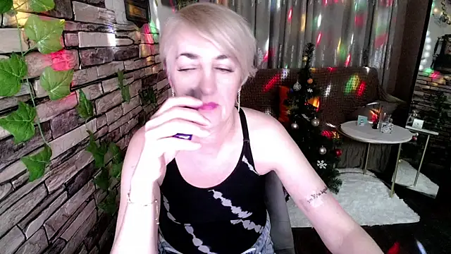 Hot Girl87 online show from December 26, 10:52 pm