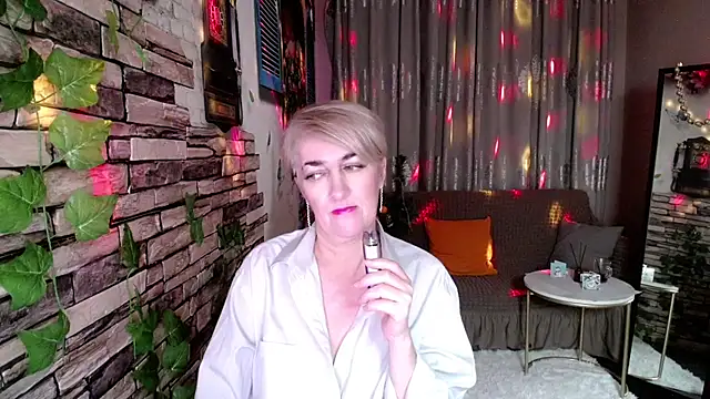 Hot Girl87 online show from December 30, 5:02 pm