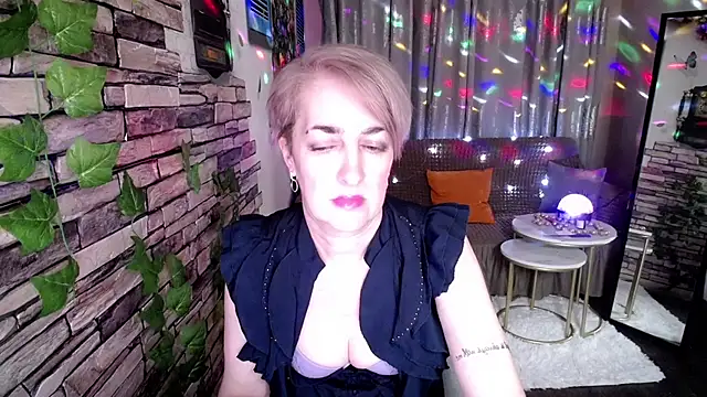 Hot Girl87 online show from January 21, 7:17 pm