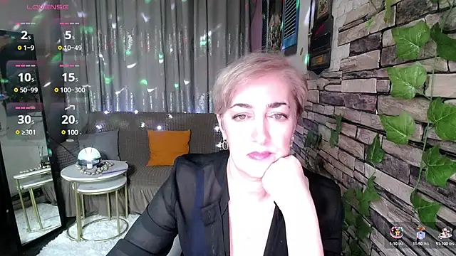 Hot Girl87 online show from February 4, 6:38 pm