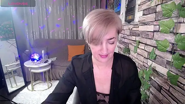 Hot Girl87 online show from February 5, 8:35 pm