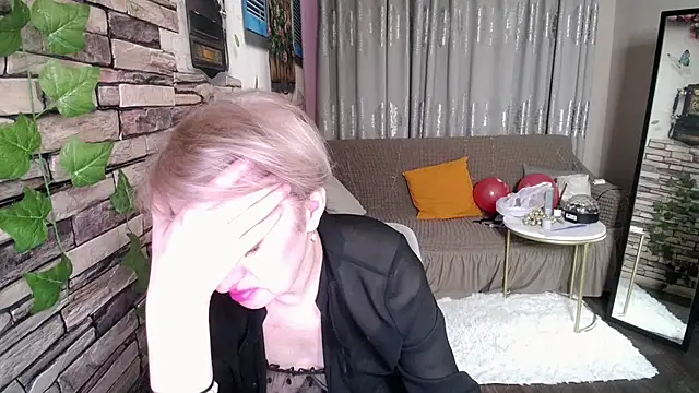 Hot Girl87 online show from February 13, 7:31 pm