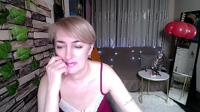 Hot Girl87 online show from February 16, 1:14 am