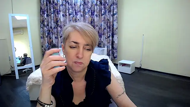 Hot Girl87 online show from March 13, 11:27 pm