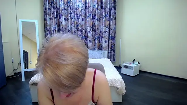 Hot Girl87 online show from March 17, 9:34 pm