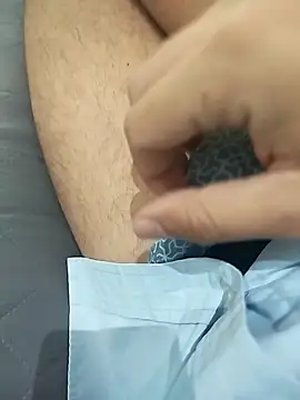 Snapshot of ptrz990 chatting on November 15, 1:29 pm ptrz990 online show from November 15, 1:29 pm