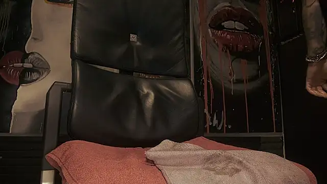 Snapshot of dani4334 chatting on September 29, 7:51 pm dani4334 online show from September 29, 7:51 pm