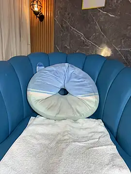 Julie Markk online show from March 24, 10:15 pm