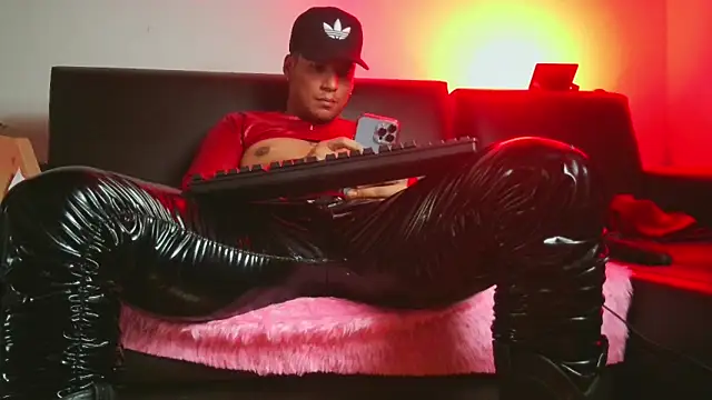 Leonnardo Jaramillo online show from March 8, 3:17 am