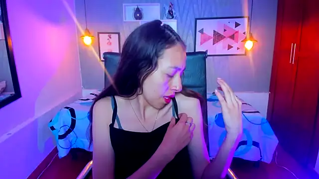 Snapshot of Valeria_roussi chatting on December 4, 1:20 pm Valeria roussi online show from December 4, 1:20 pm