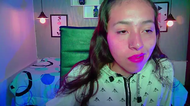 Snapshot of Valeria_roussi chatting on December 9, 1:45 pm Valeria roussi online show from December 9, 1:45 pm