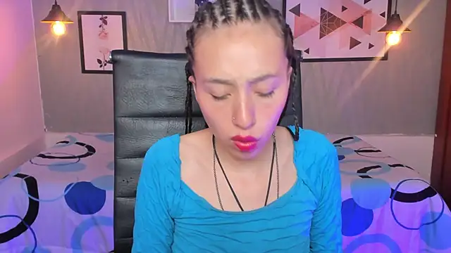 Snapshot of Valeria_roussi chatting on December 14, 8:08 pm Valeria roussi online show from December 14, 8:08 pm