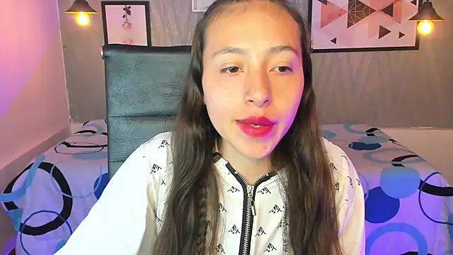 Snapshot of Valeria_roussi chatting on December 19, 5:08 pm Valeria roussi online show from December 19, 5:08 pm