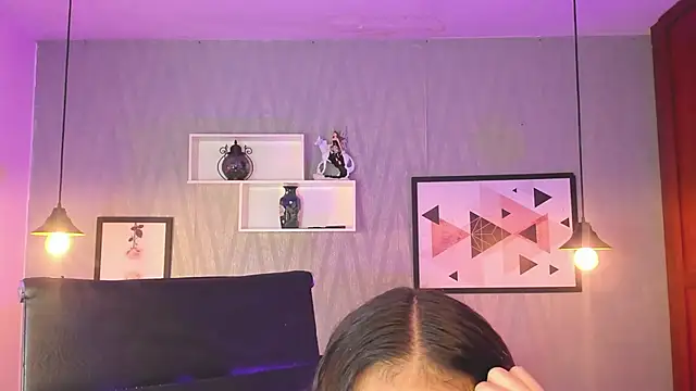 Snapshot of Valeria_roussi chatting on January 9, 1:24 pm Valeria roussi online show from January 9, 1:24 pm