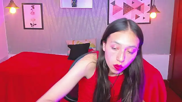 Snapshot of Valeria_roussi chatting on January 21, 9:46 pm Valeria roussi online show from January 21, 9:46 pm