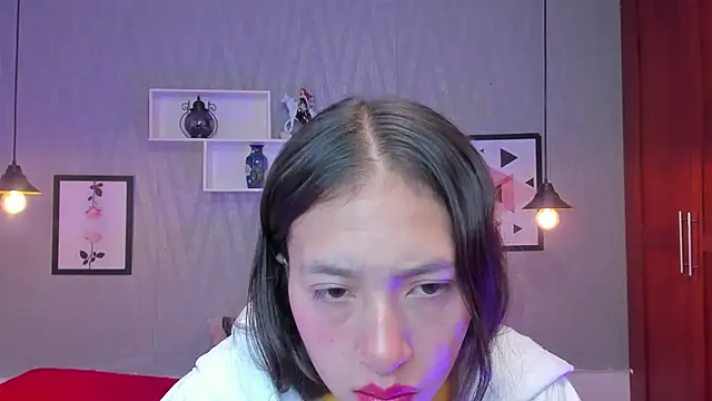 Snapshot of Valeria_roussi chatting on January 23, 1:02 pm Valeria roussi online show from January 23, 1:02 pm