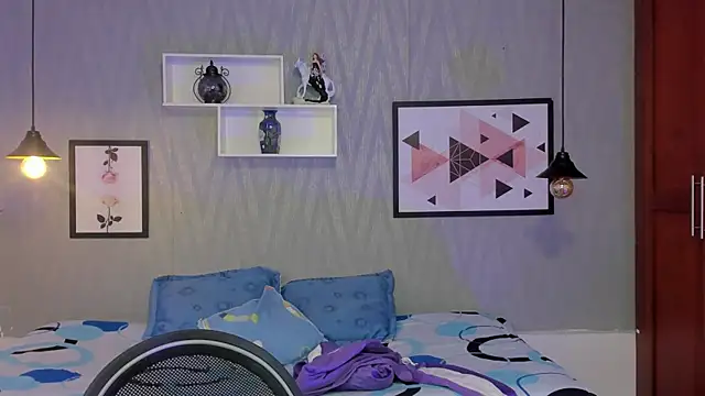 Snapshot of Valeria_roussi chatting on February 17, 2:26 pm Valeria roussi online show from February 17, 2:26 pm