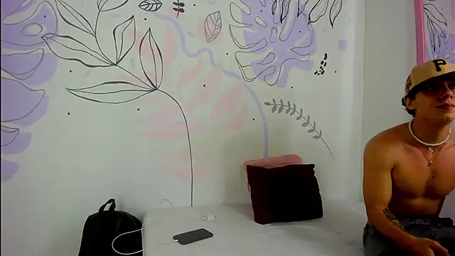 Snapshot of EVAN_XOX chatting on January 9, 9:58 pm EVAN XOX online show from January 9, 9:58 pm