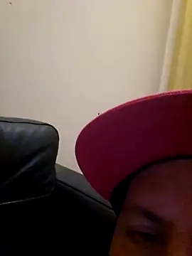 HeteroHotGuy1 online show from October 12, 11:48 pm