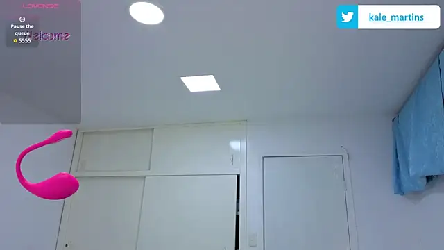 Snapshot of KALE_19 chatting on October 3, 1:57 am KALE 19 online show from October 3, 1:57 am