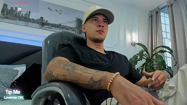 Damian23   online show from January 15, 1:05 pm