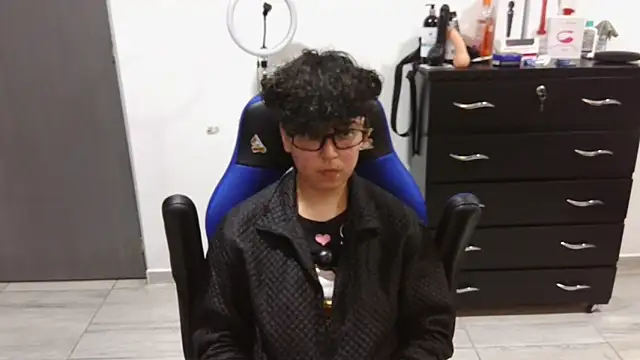 thomascooper7 online show from January 31, 11:56 pm