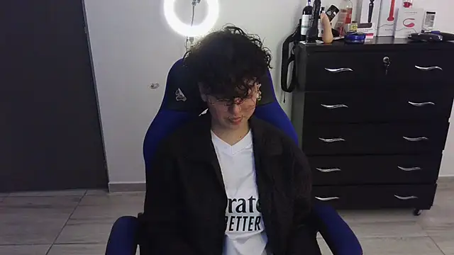 thomascooper7 online show from February 5, 10:12 pm