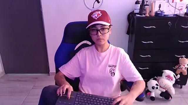 thomascooper7 online show from November 15, 6:26 pm