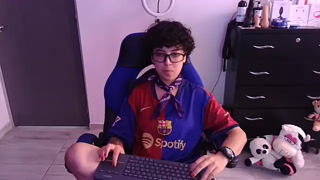 thomascooper7 online show from February 16, 6:37 pm