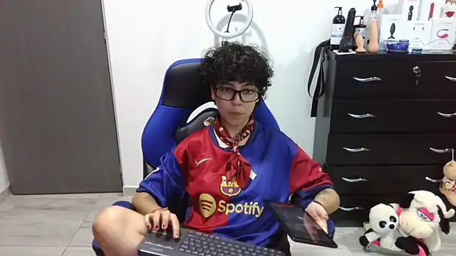 thomascooper7 online show from February 23, 12:30 am