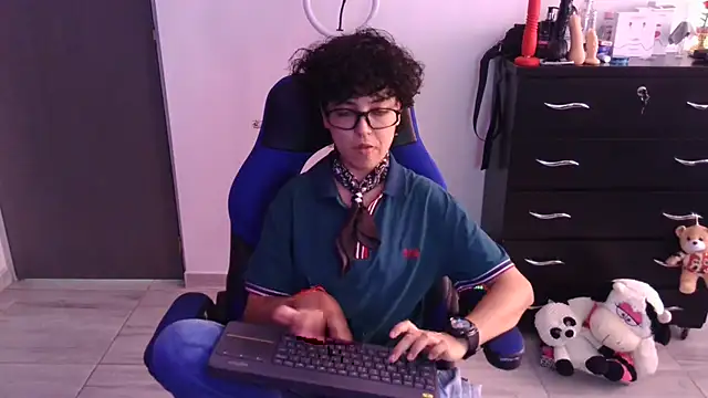 thomascooper7 online show from March 17, 8:12 pm