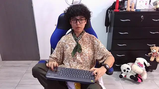 thomascooper7 online show from March 21, 10:02 pm