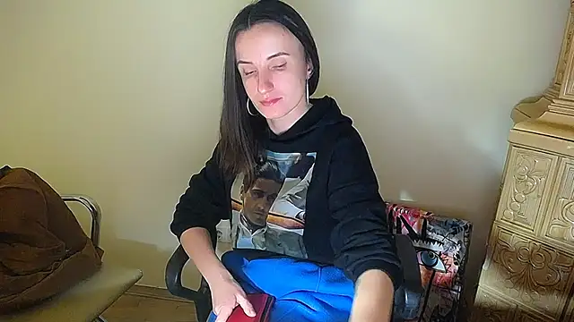 Snapshot of LaimaV_ chatting on December 10, 2:28 pm LaimaV online show from December 10, 2:28 pm