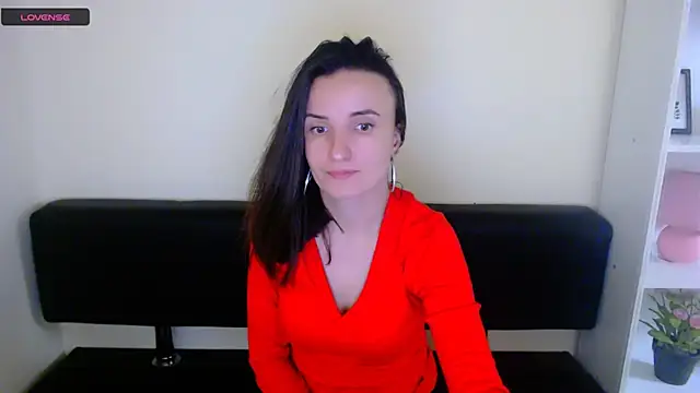 Snapshot of LaimaV_ chatting on December 12, 6:31 pm LaimaV online show from December 12, 6:31 pm