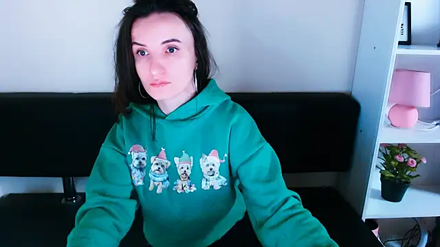 Snapshot of LaimaV_ chatting on December 28, 8:37 am LaimaV online show from December 28, 8:37 am